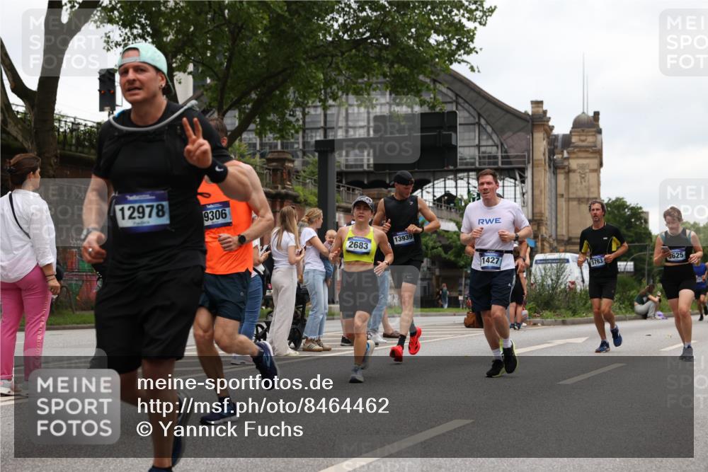 29.06.2025 - hella hamburg halbmarathon Yannick Fuchs http://msf.ph/oto/8464462 29.06.2025 10:57:03 20KM 1114, 1126, 1420, 1427, 1531, 1851, 1881, 2447, 2582, 2683, 2911, 3001, 3182, 3248, 3625, 4389, 4538, 4665, 5058, 5511, 5653, 5708, 5763, 6142, 6966, 7453, 8068, 8176, 8469, 8478, 8721, 9306, 9554, 9899, 11310, 11402, 12004, 12008, 12571, 12836, 12978, 13739, 13874, 13939, 14677, 14917, 16371, 16420, 16540, 17045, 17119, 17142, 17818, 17890, 18359, 18452, 18999, 19241 meine-sportfotos.de