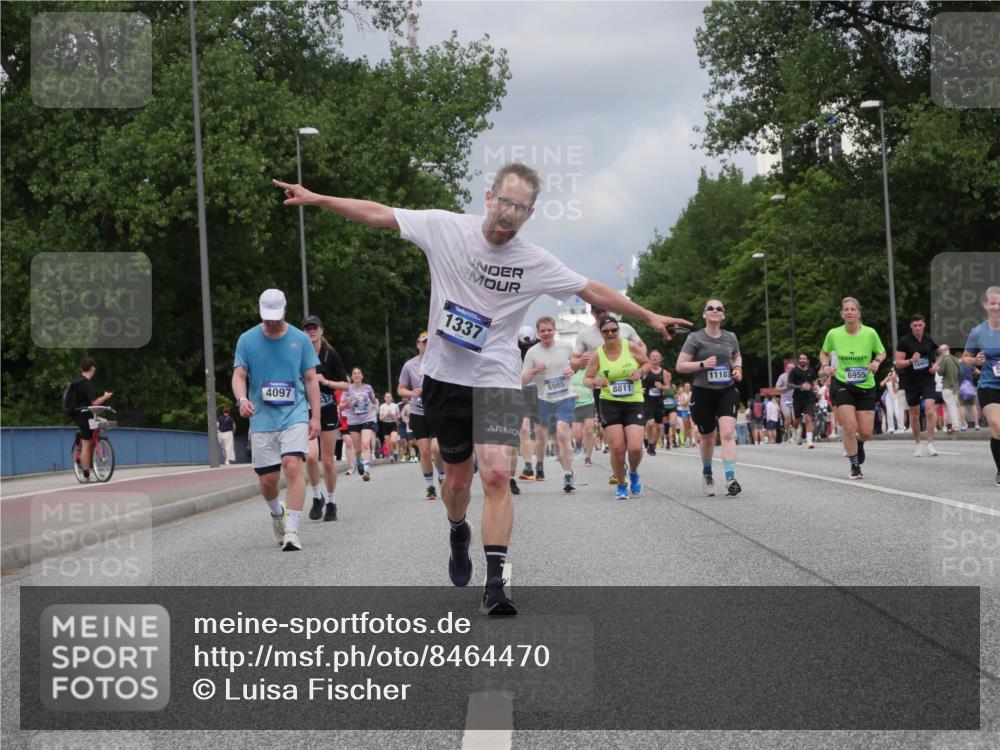 29.06.2025 - hella hamburg halbmarathon Luisa Fischer http://msf.ph/oto/8464470 29.06.2025 10:40:53 Kennedybrücke 4097, 137, 1337, 8985, 11183, 903, 8811, 6955, 1337, 1799, 2016, 2853, 4762, 5522, 5523, 6955, 7124, 7321, 8811, 8985, 9894, 10506, 10836 meine-sportfotos.de