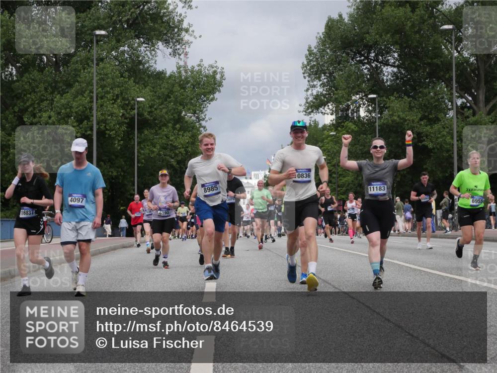 29.06.2025 - hella hamburg halbmarathon Luisa Fischer http://msf.ph/oto/8464539 29.06.2025 10:40:56 Kennedybrücke 16837, 4097, 220, 7696, 6190, 8985, 13077, 0836, 11183, 8903, 6955, 1337, 1475, 2853, 4762, 5522, 5523, 6955, 7124, 7321, 8811, 8985, 9894, 10506, 10836 meine-sportfotos.de