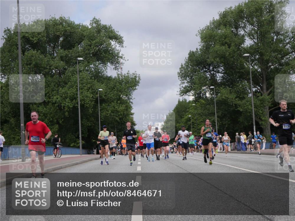 29.06.2025 - hella hamburg halbmarathon Luisa Fischer http://msf.ph/oto/8464671 29.06.2025 10:41:04 Kennedybrücke 12824, 16220, 16211, 5139, 1475, 1985, 3880, 5139, 6697, 7629, 9524, 9894, 10025, 10506 meine-sportfotos.de