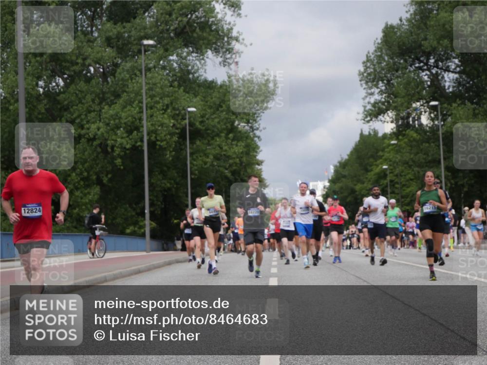 29.06.2025 - hella hamburg halbmarathon Luisa Fischer http://msf.ph/oto/8464683 29.06.2025 10:41:04 Kennedybrücke 12824, 16220, 16211, 1475, 1985, 3880, 5139, 6697, 7629, 9524, 9894, 10025, 10506 meine-sportfotos.de