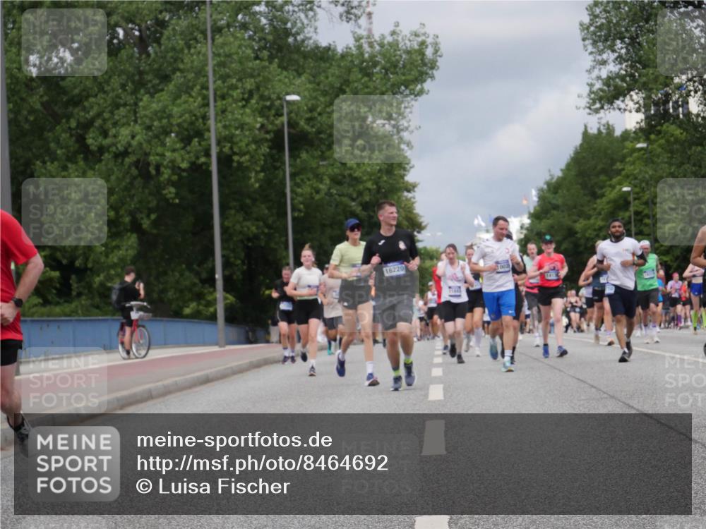 29.06.2025 - hella hamburg halbmarathon Luisa Fischer http://msf.ph/oto/8464692 29.06.2025 10:41:05 Kennedybrücke 16220, 002, 1475, 1985, 3286, 3880, 5139, 6697, 7629, 9524, 9894, 10025, 10506 meine-sportfotos.de