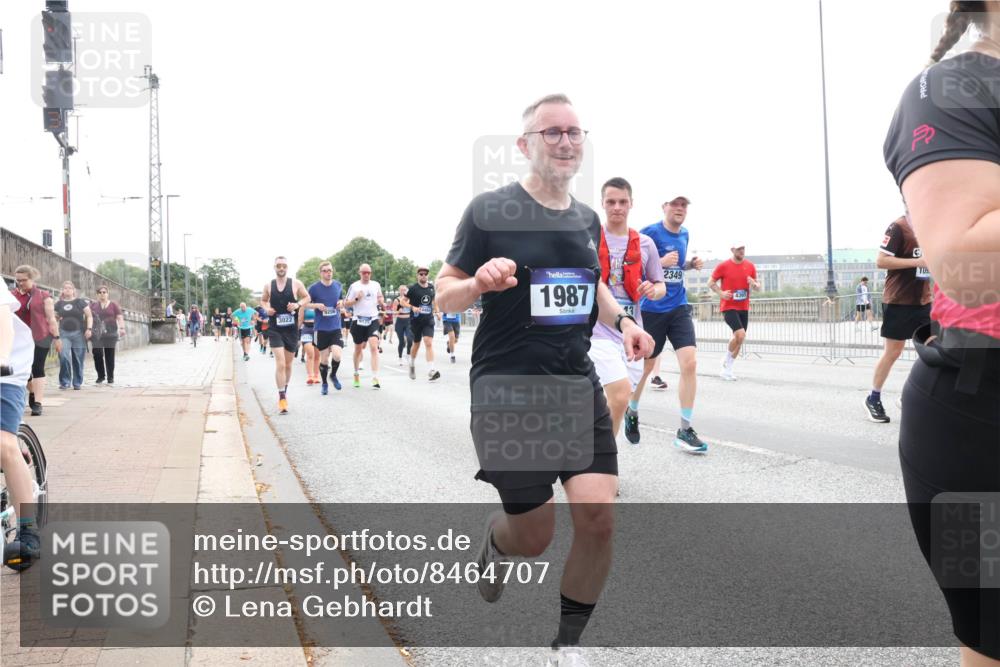 29.06.2025 - hella hamburg halbmarathon Lena Gebhardt http://msf.ph/oto/8464707 29.06.2025 10:32:19 Lombardsbrücke 3022, 1987, 13, 2349, 705, 1199, 1311, 1640, 1987, 2349, 2384, 2672, 2943, 3022, 3221, 3239, 3358, 3365, 3653, 3707, 3751, 3752, 3778, 3822, 4314, 4365, 4605, 4857, 4877, 4924, 5156, 5496, 5601, 5658, 5743, 5783, 5871, 5941, 6218, 6228, 6252, 6312, 6315, 6718, 6727, 7135, 7239, 7295, 7344, 7468, 7535, 7570, 7633, 7695, 7702, 7789, 7816, 7898, 8124, 8127, 8175, 8303, 8538, 8625, 8787, 8840, 8914, 8993, 9125, 9206, 10002 meine-sportfotos.de