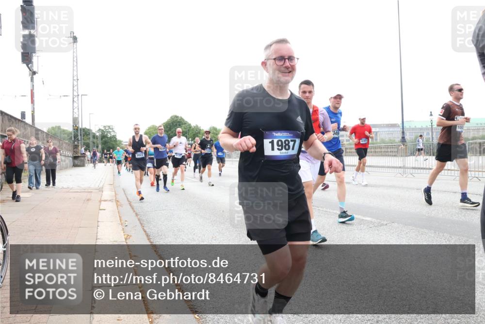29.06.2025 - hella hamburg halbmarathon Lena Gebhardt http://msf.ph/oto/8464731 29.06.2025 10:32:19 Lombardsbrücke 14494, 3022, 1987, 349, 1092, 1199, 1311, 1640, 1987, 2349, 2384, 2672, 2943, 3022, 3221, 3239, 3358, 3365, 3653, 3707, 3751, 3752, 3778, 3822, 4314, 4365, 4605, 4857, 4877, 4924, 5156, 5496, 5601, 5658, 5743, 5783, 5871, 5941, 6218, 6228, 6252, 6312, 6315, 6718, 6727, 7135, 7239, 7295, 7344, 7468, 7535, 7570, 7633, 7695, 7702, 7789, 7816, 7898, 8124, 8127, 8175, 8303, 8538, 8625, 8787, 8840, 8914, 8993, 9125, 9206, 10002 meine-sportfotos.de