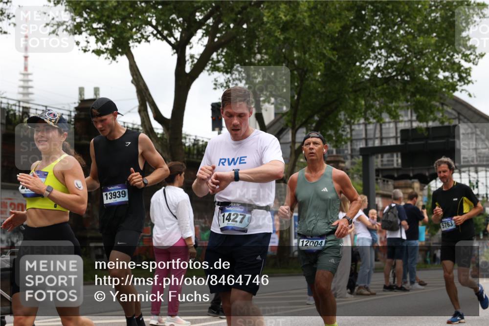 29.06.2025 - hella hamburg halbmarathon Yannick Fuchs http://msf.ph/oto/8464746 29.06.2025 10:57:05 20KM 1126, 1420, 1427, 1531, 1881, 2447, 2582, 2683, 2911, 3182, 3248, 3625, 4389, 4538, 4665, 5058, 5511, 5653, 5708, 5763, 6142, 6966, 7453, 8068, 8176, 8469, 8478, 8721, 9306, 9554, 9899, 11310, 11402, 12004, 12571, 12836, 12978, 13739, 13874, 13939, 14677, 14917, 15137, 16371, 16420, 16478, 16540, 17045, 17119, 17818, 17890, 18359, 18452, 18999, 19241 meine-sportfotos.de