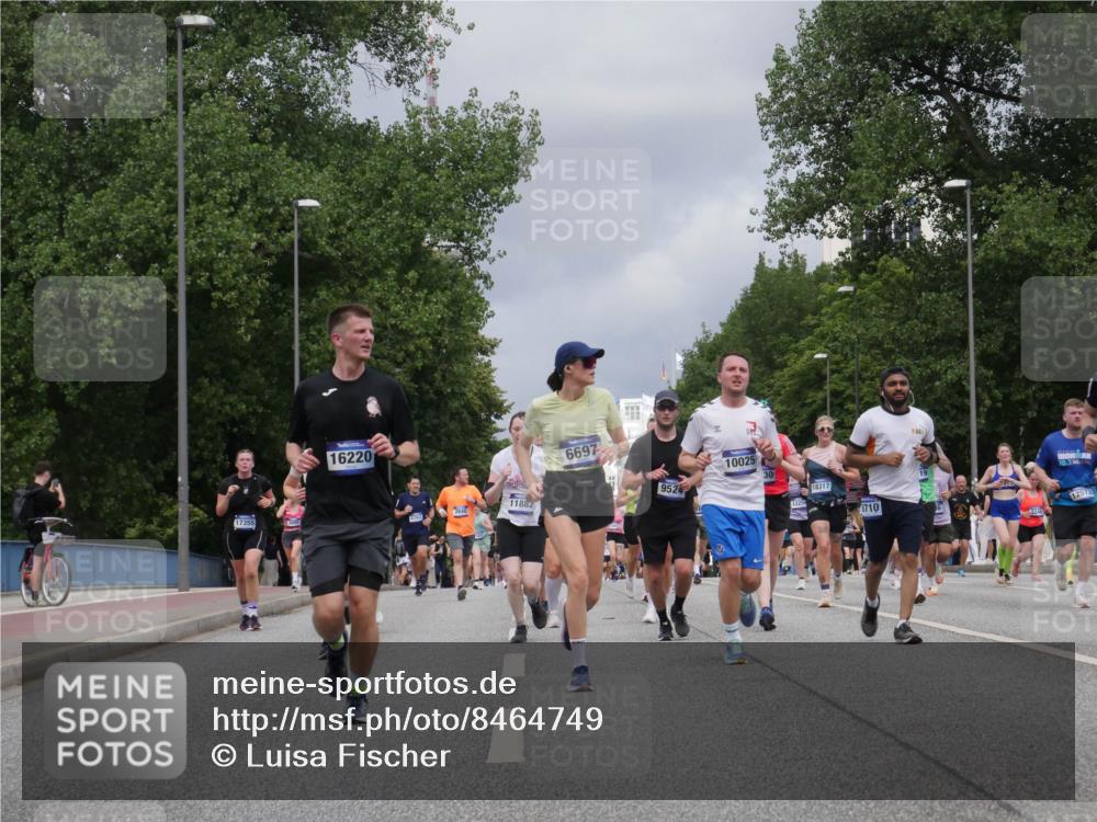 29.06.2025 - hella hamburg halbmarathon Luisa Fischer http://msf.ph/oto/8464749 29.06.2025 10:41:07 Kennedybrücke 17355, 16220, 11882, 6697, 10025, 9524, 30, 18317, 8710, 70, 3, 12573, 324, 1475, 1985, 3286, 3880, 5139, 6697, 7629, 9391, 9524, 10025 meine-sportfotos.de
