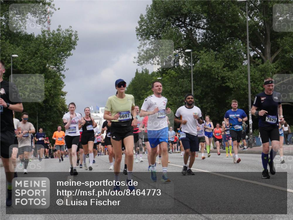 29.06.2025 - hella hamburg halbmarathon Luisa Fischer http://msf.ph/oto/8464773 29.06.2025 10:41:08 Kennedybrücke 5880, 11882, 0, 1145, 6697, 10, 10025, 70, 3, 710, 3286, 7629, 12573, 939, 324, 1475, 1985, 3286, 3880, 5139, 6697, 7629, 9391, 9524, 10025 meine-sportfotos.de