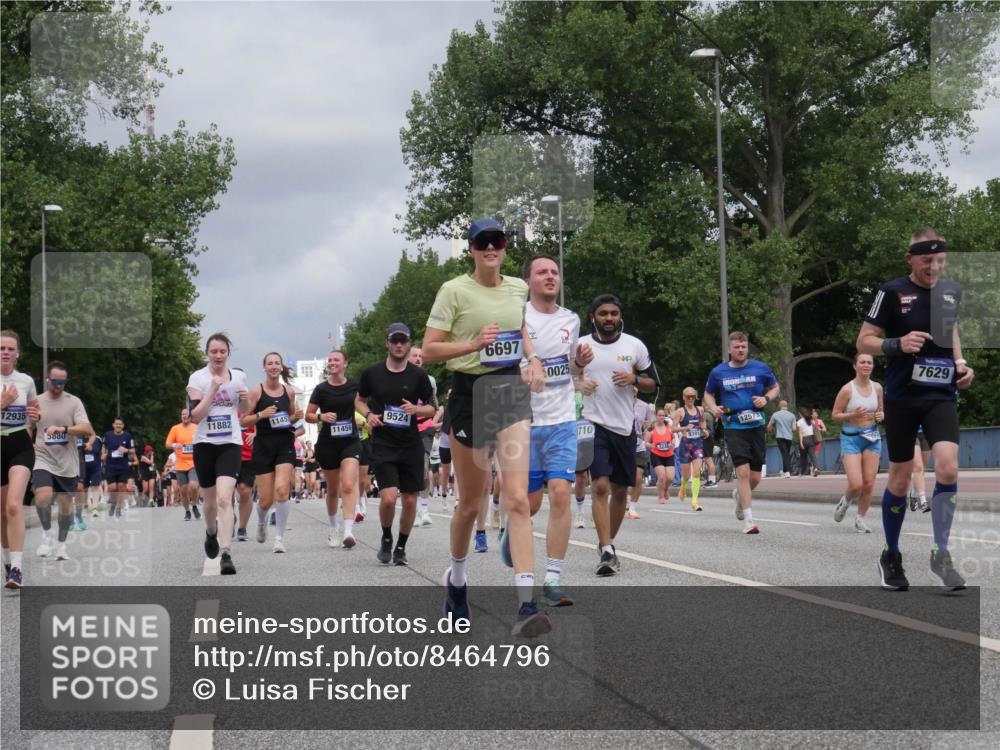 29.06.2025 - hella hamburg halbmarathon Luisa Fischer http://msf.ph/oto/8464796 29.06.2025 10:41:09 Kennedybrücke 12935, 5880, 264, 11882, 1145, 9524, 11456, 6697, 0025, 70, 3, 710, 9391, 12573, 7629, 1985, 2124, 3286, 3880, 5139, 5875, 6697, 7629, 9391, 9524, 10025 meine-sportfotos.de