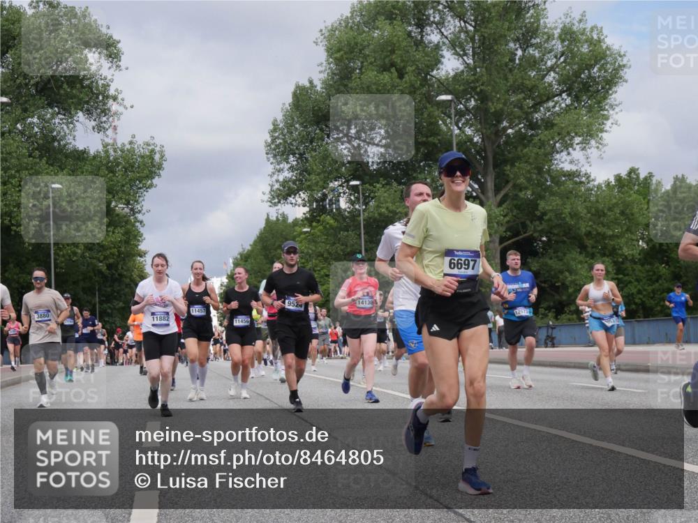 29.06.2025 - hella hamburg halbmarathon Luisa Fischer http://msf.ph/oto/8464805 29.06.2025 10:41:09 Kennedybrücke 9524, 14130, 11457, 3880, 11882, 11456, 6697, 12573, 1985, 2124, 3286, 3880, 5139, 5875, 6697, 7629, 9391, 9524, 10025 meine-sportfotos.de