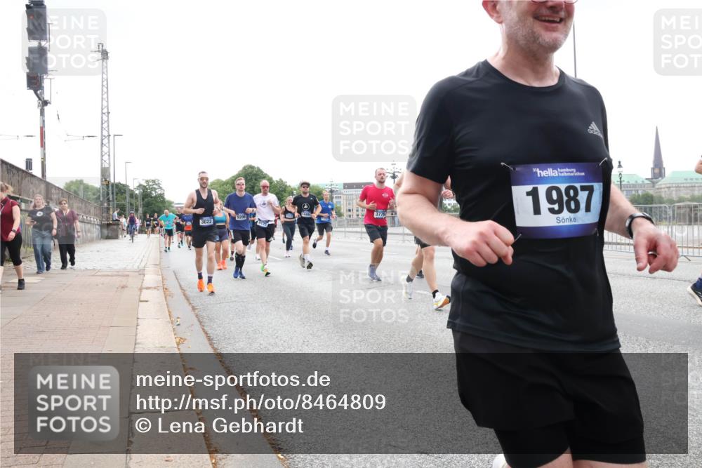 29.06.2025 - hella hamburg halbmarathon Lena Gebhardt http://msf.ph/oto/8464809 29.06.2025 10:32:20 Lombardsbrücke 9206, 3022, 3778, 1987, 1199, 1311, 1640, 1987, 2349, 2384, 2672, 2943, 3022, 3221, 3239, 3358, 3365, 3653, 3670, 3707, 3752, 3778, 3822, 4314, 4365, 4605, 4857, 4924, 5156, 5496, 5601, 5658, 5743, 5783, 5871, 5941, 6218, 6228, 6252, 6312, 6315, 6718, 6727, 7135, 7239, 7295, 7344, 7468, 7535, 7570, 7633, 7695, 7702, 7749, 7789, 7816, 7898, 8124, 8127, 8175, 8303, 8538, 8625, 8787, 8840, 8914, 8993, 9125, 9206, 10002 meine-sportfotos.de