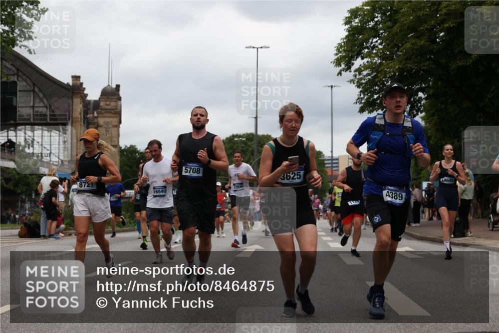 29.06.2025 - hella hamburg halbmarathon Yannick Fuchs http://msf.ph/oto/8464875 29.06.2025 10:57:06 20KM 1126, 1420, 1427, 1531, 1881, 2447, 2582, 2683, 2911, 3182, 3248, 3625, 4389, 4538, 4665, 5058, 5511, 5653, 5708, 5763, 6142, 6966, 7453, 8068, 8176, 8469, 8478, 8721, 9306, 9554, 9899, 11310, 11402, 12004, 12571, 12836, 12978, 13551, 13739, 13874, 13939, 14677, 14917, 15137, 16371, 16420, 16478, 16540, 17045, 17119, 17757, 17818, 17890, 18359, 18452, 18999, 19241 meine-sportfotos.de