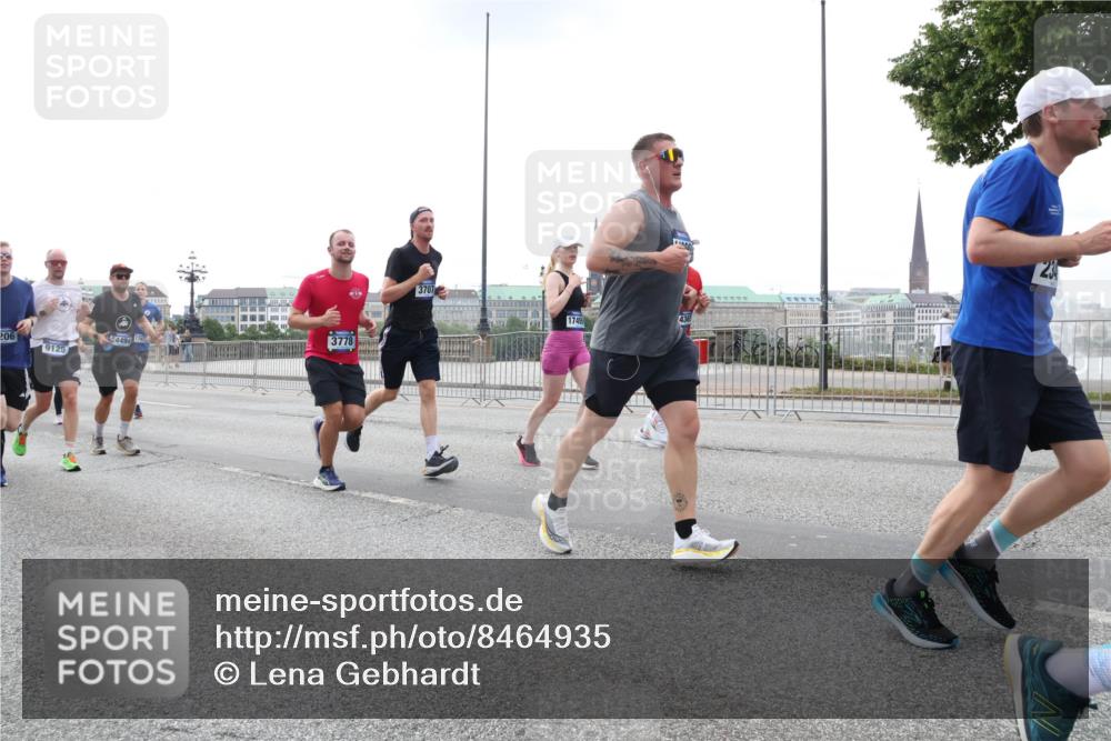 29.06.2025 - hella hamburg halbmarathon Lena Gebhardt http://msf.ph/oto/8464935 29.06.2025 10:32:21 Lombardsbrücke 206, 9125, 4494, 3778, 3707, 17495, 23, 1199, 1311, 1640, 1987, 2349, 2384, 2943, 3022, 3221, 3239, 3358, 3365, 3653, 3670, 3707, 3752, 3778, 3822, 4314, 4365, 4605, 4857, 4924, 5156, 5496, 5601, 5658, 5743, 5783, 5871, 5941, 6218, 6228, 6252, 6312, 6315, 6718, 6727, 7135, 7239, 7295, 7308, 7309, 7344, 7468, 7531, 7535, 7570, 7633, 7695, 7702, 7749, 7789, 7816, 7898, 8124, 8127, 8175, 8303, 8538, 8625, 8787, 8840, 8914, 8993, 9010, 9125, 9206, 10002 meine-sportfotos.de