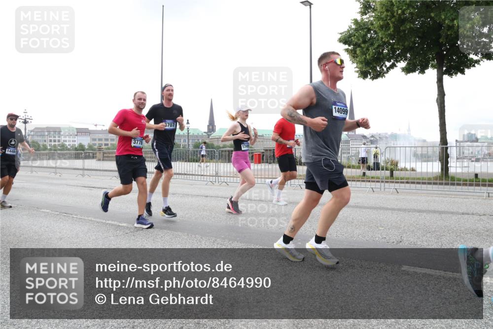 29.06.2025 - hella hamburg halbmarathon Lena Gebhardt http://msf.ph/oto/8464990 29.06.2025 10:32:21 Lombardsbrücke 14494, 3778, 3707, 14099, 1199, 1311, 1640, 1987, 2349, 2384, 2943, 3022, 3221, 3239, 3358, 3365, 3653, 3670, 3707, 3752, 3778, 3822, 4314, 4365, 4605, 4857, 4924, 5156, 5496, 5601, 5658, 5743, 5783, 5871, 5941, 6218, 6228, 6252, 6312, 6315, 6718, 6727, 7135, 7239, 7295, 7308, 7309, 7344, 7468, 7531, 7535, 7570, 7633, 7695, 7702, 7749, 7789, 7816, 7898, 8124, 8127, 8175, 8303, 8538, 8625, 8787, 8840, 8914, 8993, 9010, 9125, 9206, 10002 meine-sportfotos.de