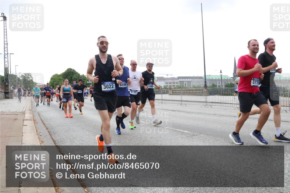 29.06.2025 - hella hamburg halbmarathon Lena Gebhardt http://msf.ph/oto/8465070 29.06.2025 10:32:21 Lombardsbrücke 16310, 8787, 3022, 9206, 9125, 4494, 3778, 3707, 1199, 1311, 1640, 1987, 2349, 2384, 2943, 3022, 3221, 3239, 3358, 3365, 3653, 3670, 3707, 3752, 3778, 3822, 4314, 4365, 4605, 4857, 4924, 5156, 5496, 5601, 5658, 5743, 5783, 5871, 5941, 6218, 6228, 6252, 6312, 6315, 6718, 6727, 7135, 7239, 7295, 7308, 7309, 7344, 7468, 7531, 7535, 7570, 7633, 7695, 7702, 7749, 7789, 7816, 7898, 8124, 8127, 8175, 8303, 8538, 8625, 8787, 8840, 8914, 8993, 9010, 9125, 9206, 10002 meine-sportfotos.de