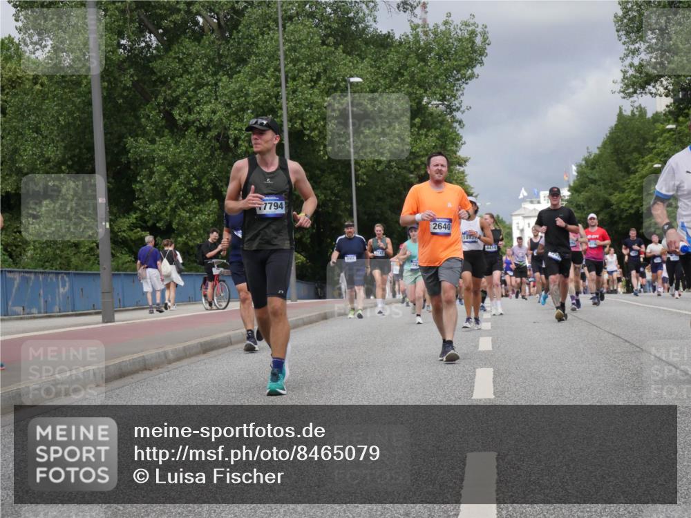 29.06.2025 - hella hamburg halbmarathon Luisa Fischer http://msf.ph/oto/8465079 29.06.2025 10:41:17 Kennedybrücke 7794, 2001, 2640, 1893, 4414, 1578, 2124, 3010, 3246, 3286, 3880, 4414, 5875, 8696, 9391, 9524, 10146 meine-sportfotos.de