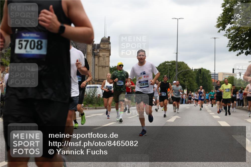 29.06.2025 - hella hamburg halbmarathon Yannick Fuchs http://msf.ph/oto/8465082 29.06.2025 10:57:08 20KM 1126, 1420, 1427, 1881, 2424, 2582, 2683, 3182, 3248, 3625, 4389, 4538, 4665, 5058, 5511, 5653, 5708, 5763, 6142, 6966, 7453, 8176, 8469, 8478, 8721, 9124, 9306, 9554, 9899, 10128, 11310, 11402, 12004, 12571, 12836, 12978, 13528, 13551, 13739, 13874, 13939, 14917, 15137, 16371, 16420, 16478, 16540, 17045, 17757, 17818, 17890, 18355, 18359, 18452, 18999, 19241 meine-sportfotos.de