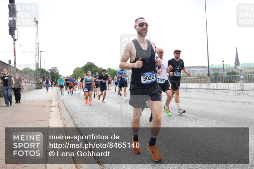 29.06.2025 - hella hamburg halbmarathon Lena Gebhardt http://msf.ph/oto/8465140 29.06.2025 10:32:22 Lombardsbrücke 16310, 3787, 3022, 9125, 14494, 1199, 1311, 1640, 1987, 2349, 2384, 2943, 3022, 3221, 3239, 3358, 3365, 3653, 3670, 3707, 3752, 3778, 3822, 4314, 4365, 4605, 4857, 4924, 5156, 5496, 5601, 5658, 5743, 5783, 5871, 5941, 6218, 6228, 6252, 6312, 6315, 6718, 6727, 7135, 7239, 7295, 7308, 7309, 7344, 7468, 7531, 7535, 7570, 7633, 7695, 7702, 7749, 7789, 7816, 8124, 8127, 8175, 8303, 8538, 8625, 8787, 8840, 8914, 8993, 9010, 9125, 9206, 10002, 10048 meine-sportfotos.de
