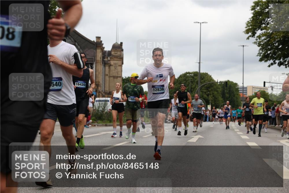 29.06.2025 - hella hamburg halbmarathon Yannick Fuchs http://msf.ph/oto/8465148 29.06.2025 10:57:08 20KM 1126, 1420, 1427, 1881, 2424, 2582, 2683, 3182, 3248, 3625, 4389, 4538, 4665, 5058, 5511, 5653, 5708, 5763, 6142, 6966, 7453, 8176, 8469, 8478, 8721, 9124, 9306, 9554, 9899, 10128, 11310, 11402, 12004, 12571, 12836, 12978, 13528, 13551, 13739, 13874, 13939, 14917, 15137, 16371, 16420, 16478, 16540, 17045, 17757, 17818, 17890, 18355, 18359, 18452, 18999, 19241 meine-sportfotos.de