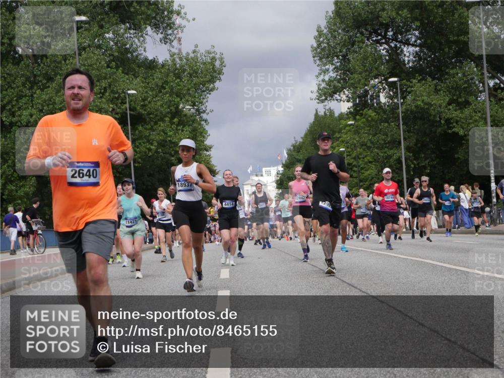 29.06.2025 - hella hamburg halbmarathon Luisa Fischer http://msf.ph/oto/8465155 29.06.2025 10:41:20 Kennedybrücke 2640, 11421, 8198, 18937, 4414, 99, 4921, 12892, 299, 18744, 7244, 1578, 2124, 3010, 3246, 3633, 3636, 4414, 5875, 8539, 8696, 9391, 10146 meine-sportfotos.de