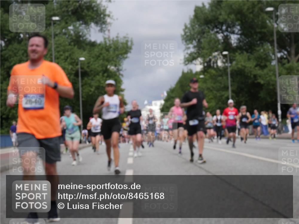 29.06.2025 - hella hamburg halbmarathon Luisa Fischer http://msf.ph/oto/8465168 29.06.2025 10:41:20 Kennedybrücke 2640, 1578, 2124, 3010, 3246, 3633, 3636, 4414, 5875, 8539, 8696, 9391, 10146 meine-sportfotos.de