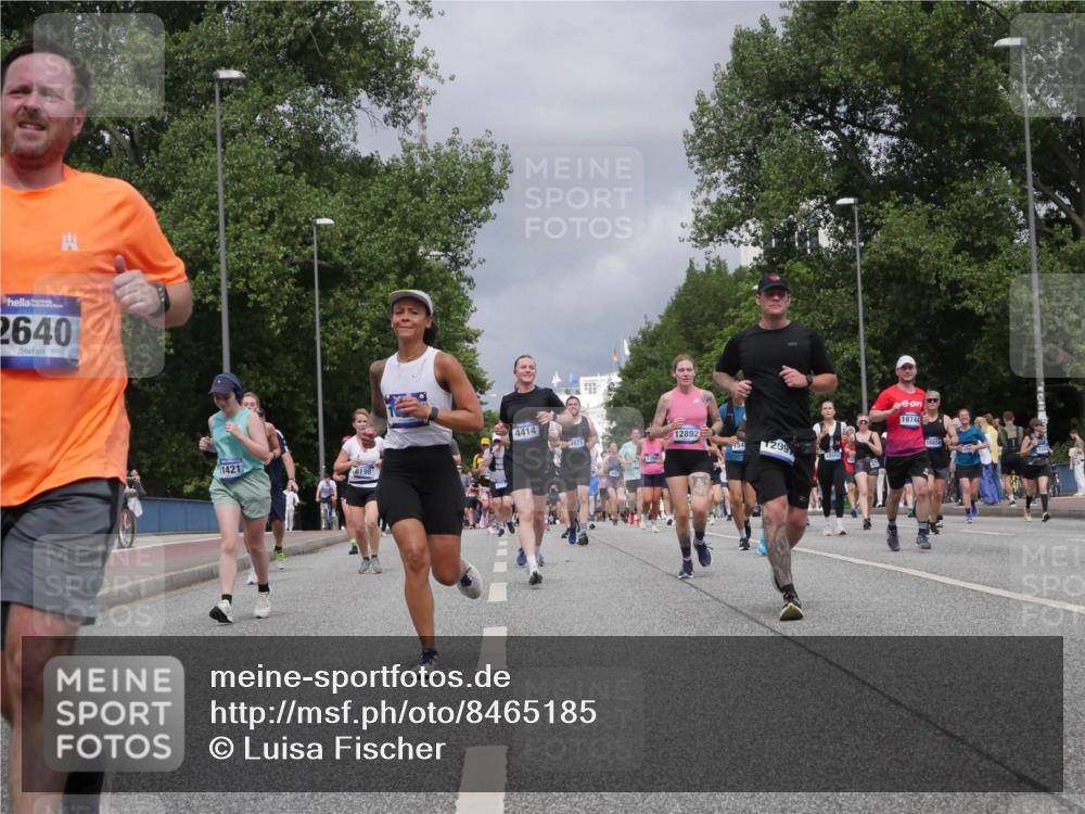 29.06.2025 - hella hamburg halbmarathon Luisa Fischer http://msf.ph/oto/8465185 29.06.2025 10:41:21 Kennedybrücke 2640, 1421, 8198, 4414, 12892, 4921, 54, 1299, 18744, 1578, 2124, 3010, 3246, 3633, 3636, 4414, 4921, 5875, 8539, 8696, 10146 meine-sportfotos.de