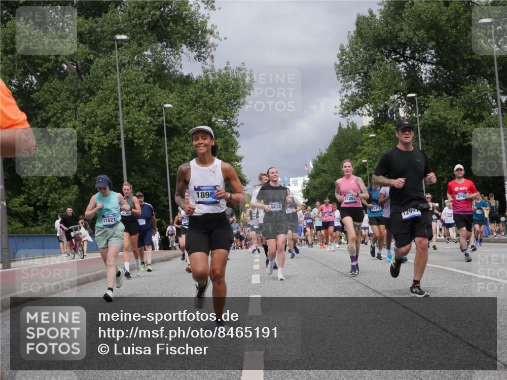 29.06.2025 - hella hamburg halbmarathon Luisa Fischer http://msf.ph/oto/8465191 29.06.2025 10:41:21 Kennedybrücke 11421, 9247, 001, 819, 1898, 4414, 492, 1394, 12892, 5417, 1299, 18744, 1578, 2124, 3010, 3246, 3633, 3636, 4414, 4921, 5875, 8539, 8696, 10146 meine-sportfotos.de