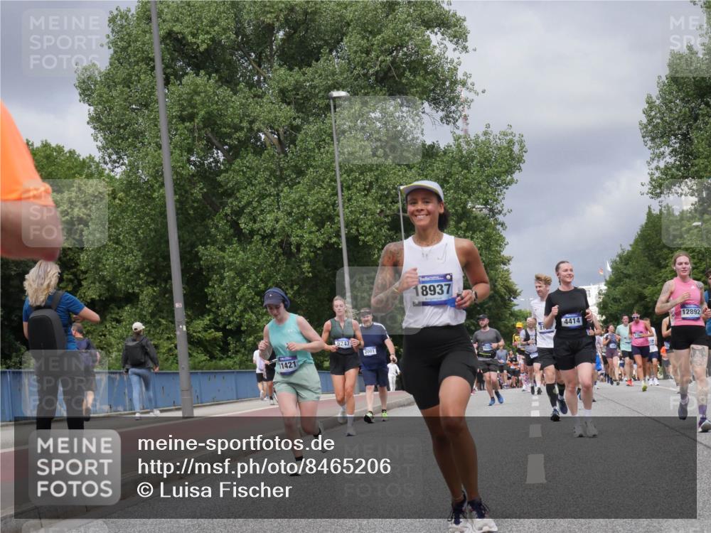 29.06.2025 - hella hamburg halbmarathon Luisa Fischer http://msf.ph/oto/8465206 29.06.2025 10:41:22 Kennedybrücke 11421, 9247, 2001, 18937, 4414, 12892, 1578, 2124, 3010, 3246, 3633, 3635, 3636, 4414, 4921, 5790, 5875, 7148, 8539, 8696, 10146 meine-sportfotos.de