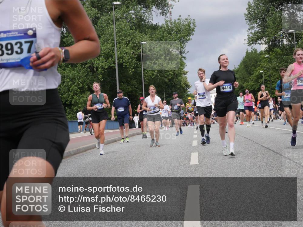 29.06.2025 - hella hamburg halbmarathon Luisa Fischer http://msf.ph/oto/8465230 29.06.2025 10:41:23 Kennedybrücke 8937, 247, 8199, 2001, 198, 4414, 1791, 15417, 128, 1394, 1578, 1901, 3010, 3246, 3633, 3635, 3636, 4414, 4921, 5790, 7148, 7244, 8539, 8696, 10146 meine-sportfotos.de