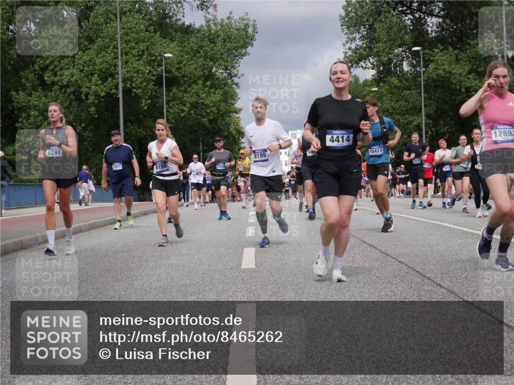 29.06.2025 - hella hamburg halbmarathon Luisa Fischer http://msf.ph/oto/8465262 29.06.2025 10:41:24 Kennedybrücke 9247, 2001, 8198, 15329, 8199, 4414, 15417, 3635, 7148, 155, 12892, 1394, 1578, 1901, 3633, 3635, 3636, 4414, 4921, 5790, 7148, 7244, 8539 meine-sportfotos.de