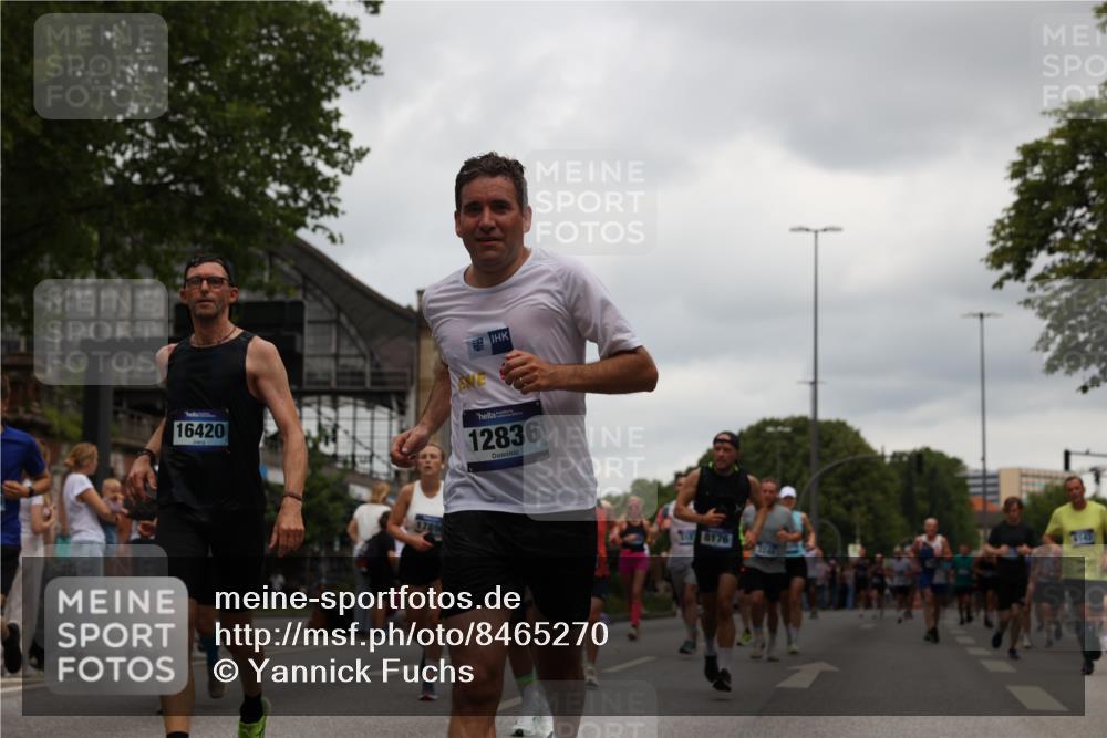 29.06.2025 - hella hamburg halbmarathon Yannick Fuchs http://msf.ph/oto/8465270 29.06.2025 10:57:09 20KM 1126, 1420, 1427, 1881, 2424, 2582, 2683, 3182, 3248, 3625, 4389, 4538, 4665, 5058, 5511, 5653, 5708, 5734, 5763, 6142, 6631, 6966, 7453, 8176, 8469, 8478, 8721, 8822, 9124, 9306, 9554, 9899, 10128, 11310, 11402, 12004, 12571, 12836, 12978, 13528, 13551, 13739, 13939, 14917, 15137, 16371, 16420, 16478, 16540, 17045, 17757, 17818, 17890, 18028, 18355, 18359, 18452, 18999, 19241 meine-sportfotos.de