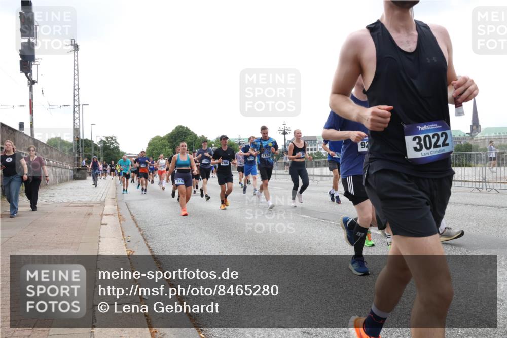 29.06.2025 - hella hamburg halbmarathon Lena Gebhardt http://msf.ph/oto/8465280 29.06.2025 10:32:22 Lombardsbrücke 16310, 11225, 8124, 92, 16124, 8787, 3022, 1199, 1311, 1640, 1987, 2349, 2384, 2943, 3022, 3221, 3239, 3358, 3365, 3653, 3670, 3707, 3752, 3778, 3822, 4314, 4365, 4605, 4857, 4924, 5156, 5496, 5601, 5658, 5743, 5783, 5871, 5941, 6218, 6228, 6252, 6312, 6315, 6718, 6727, 7135, 7239, 7295, 7308, 7309, 7344, 7468, 7531, 7535, 7570, 7633, 7695, 7702, 7749, 7789, 7816, 8124, 8127, 8175, 8303, 8538, 8625, 8787, 8840, 8914, 8993, 9010, 9125, 9206, 10002, 10048 meine-sportfotos.de