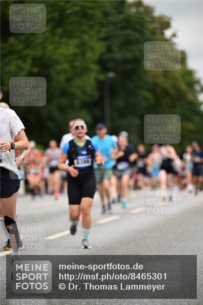 29.06.2025 - hella hamburg halbmarathon Dr. Thomas Lammeyer http://msf.ph/oto/8465301 29.06.2025 11:01:49 Kennedybrücke 2370, 2567, 3195, 3388, 3418, 3470, 3485, 3750, 3851, 3953, 4086, 4180, 4197, 4241, 4485, 4611, 4998, 5438, 5580, 5639, 5738, 5944, 6053, 6827, 7416, 7417, 7728, 7787, 7964, 8039, 8197, 8224, 8386, 8533, 8546, 8606, 8851, 8853, 8873, 9298, 9299, 9329, 9402, 9404, 9430, 9435, 9513, 9670, 10070, 10078, 10913, 10914, 11050, 11179 meine-sportfotos.de