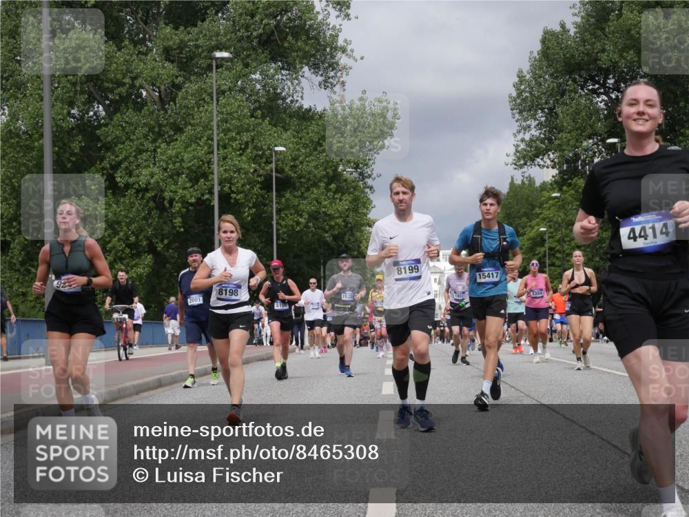 29.06.2025 - hella hamburg halbmarathon Luisa Fischer http://msf.ph/oto/8465308 29.06.2025 10:41:25 Kennedybrücke 2001, 8198, 15329, 5186, 8199, 1901, 15417, 1394, 4414, 1394, 1578, 1791, 1901, 3633, 3635, 3636, 3716, 4414, 4921, 5713, 5790, 6930, 7148, 7244, 8539, 8615 meine-sportfotos.de