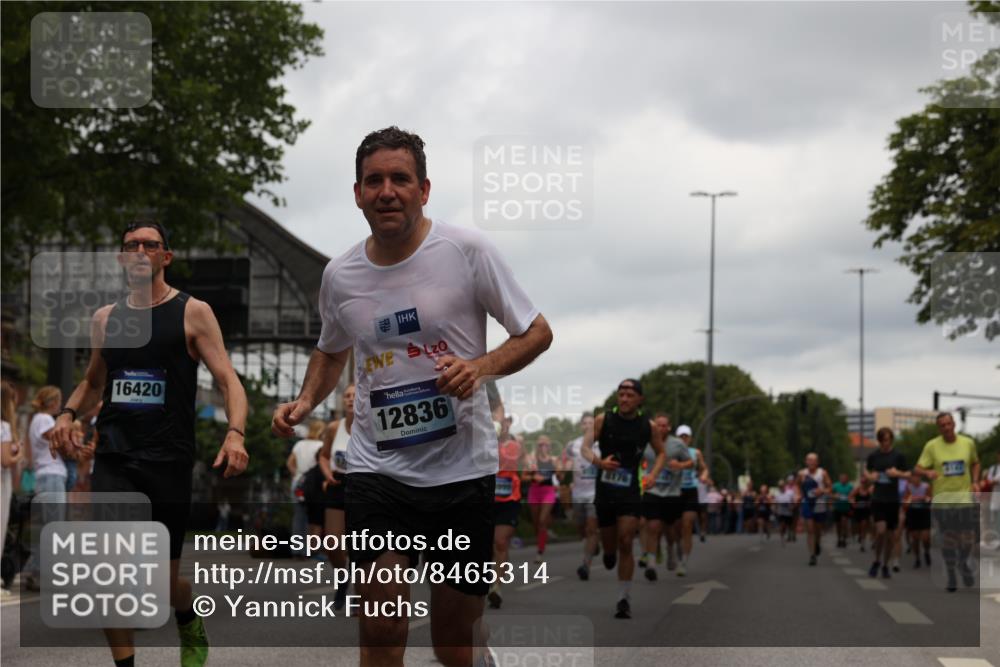 29.06.2025 - hella hamburg halbmarathon Yannick Fuchs http://msf.ph/oto/8465314 29.06.2025 10:57:10 20KM 1126, 1420, 1427, 1881, 1992, 2424, 2582, 2683, 3182, 3248, 3625, 4389, 4538, 4665, 5058, 5511, 5653, 5708, 5734, 5763, 6142, 6631, 6966, 7453, 8176, 8469, 8478, 8721, 8822, 9124, 9306, 9554, 9899, 10128, 11310, 11402, 12004, 12571, 12836, 12978, 13528, 13551, 13739, 13939, 14917, 15137, 16371, 16420, 16478, 16540, 16872, 17045, 17757, 17818, 17890, 18028, 18355, 18359, 18452, 18999, 19241 meine-sportfotos.de