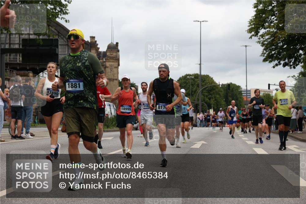 29.06.2025 - hella hamburg halbmarathon Yannick Fuchs http://msf.ph/oto/8465384 29.06.2025 10:57:11 20KM 1126, 1420, 1427, 1881, 1992, 2424, 2582, 2683, 3182, 3248, 3360, 3625, 4389, 4538, 4665, 5058, 5511, 5653, 5708, 5734, 5763, 6142, 6631, 6966, 8176, 8469, 8478, 8721, 8822, 9124, 9306, 9554, 9899, 10128, 11310, 11402, 12004, 12571, 12836, 12978, 13528, 13551, 13739, 13939, 14917, 15137, 15516, 16371, 16420, 16478, 16540, 16872, 17045, 17757, 17818, 17890, 18028, 18355, 18359, 18452, 18999, 19241 meine-sportfotos.de