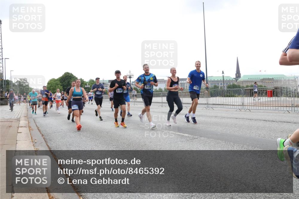 29.06.2025 - hella hamburg halbmarathon Lena Gebhardt http://msf.ph/oto/8465392 29.06.2025 10:32:23 Lombardsbrücke 13423, 16310, 11225, 8787, 13, 11787, 1199, 1311, 1640, 1987, 2349, 2384, 2943, 3022, 3221, 3358, 3365, 3653, 3670, 3707, 3752, 3778, 3822, 4314, 4365, 4605, 4857, 4924, 5156, 5496, 5601, 5658, 5743, 5783, 5871, 5941, 6218, 6228, 6252, 6312, 6315, 7135, 7239, 7295, 7308, 7309, 7344, 7468, 7531, 7535, 7570, 7633, 7695, 7702, 7749, 7750, 7789, 7816, 8124, 8127, 8175, 8303, 8538, 8625, 8787, 8840, 8914, 8993, 9010, 9125, 9206, 10002, 10048 meine-sportfotos.de