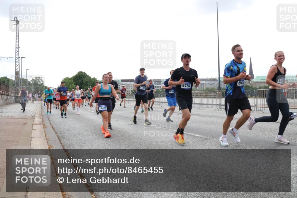 29.06.2025 - hella hamburg halbmarathon Lena Gebhardt http://msf.ph/oto/8465455 29.06.2025 10:32:24 Lombardsbrücke 16310, 11225, 16124, 8787, 8124, 1512, 1199, 1311, 1640, 1987, 2349, 2943, 3022, 3358, 3365, 3653, 3660, 3670, 3707, 3752, 3778, 3822, 4314, 4365, 4605, 4857, 4924, 5496, 5601, 5658, 5743, 5783, 5871, 5941, 6218, 6228, 6252, 6312, 6315, 7135, 7239, 7295, 7308, 7309, 7344, 7468, 7531, 7535, 7570, 7633, 7695, 7702, 7749, 7750, 7789, 7816, 8124, 8127, 8175, 8303, 8538, 8625, 8787, 8840, 8914, 8993, 9010, 9125, 9188, 9206, 10002, 10013, 10048, 10277 meine-sportfotos.de