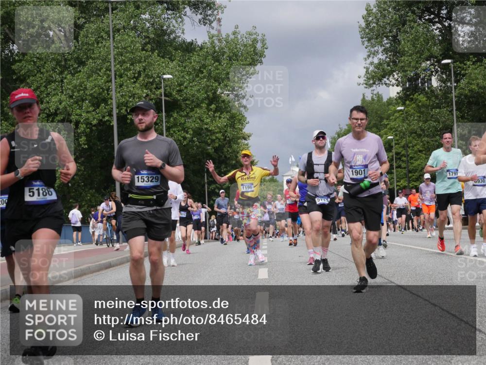 29.06.2025 - hella hamburg halbmarathon Luisa Fischer http://msf.ph/oto/8465484 29.06.2025 10:41:30 Kennedybrücke 5186, 200, 15329, 5876, 1196, 737, 5713, 37, 1901, 1596, 1791, 930, 1394, 1596, 1791, 1901, 3633, 3635, 3636, 3716, 4921, 5713, 5790, 6930, 7148, 7244, 7371, 7552, 8539, 8615 meine-sportfotos.de