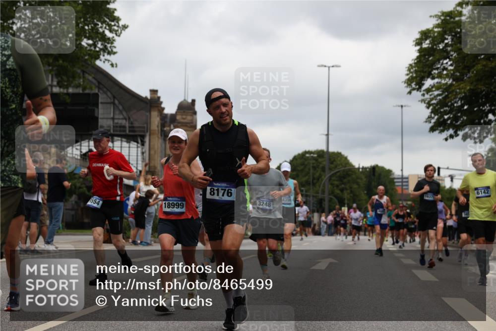 29.06.2025 - hella hamburg halbmarathon Yannick Fuchs http://msf.ph/oto/8465499 29.06.2025 10:57:12 20KM 1126, 1420, 1427, 1881, 1992, 2424, 2582, 2683, 3182, 3248, 3360, 3625, 4389, 4538, 4665, 5058, 5511, 5653, 5708, 5734, 5763, 6142, 6631, 6966, 8176, 8469, 8478, 8721, 8822, 9124, 9306, 9554, 9681, 9899, 10128, 11310, 11402, 12004, 12571, 12836, 12978, 13528, 13551, 13739, 13939, 14917, 15137, 15516, 16371, 16420, 16478, 16540, 16872, 17045, 17757, 17818, 17890, 18028, 18355, 18359, 18452, 18999, 19241 meine-sportfotos.de