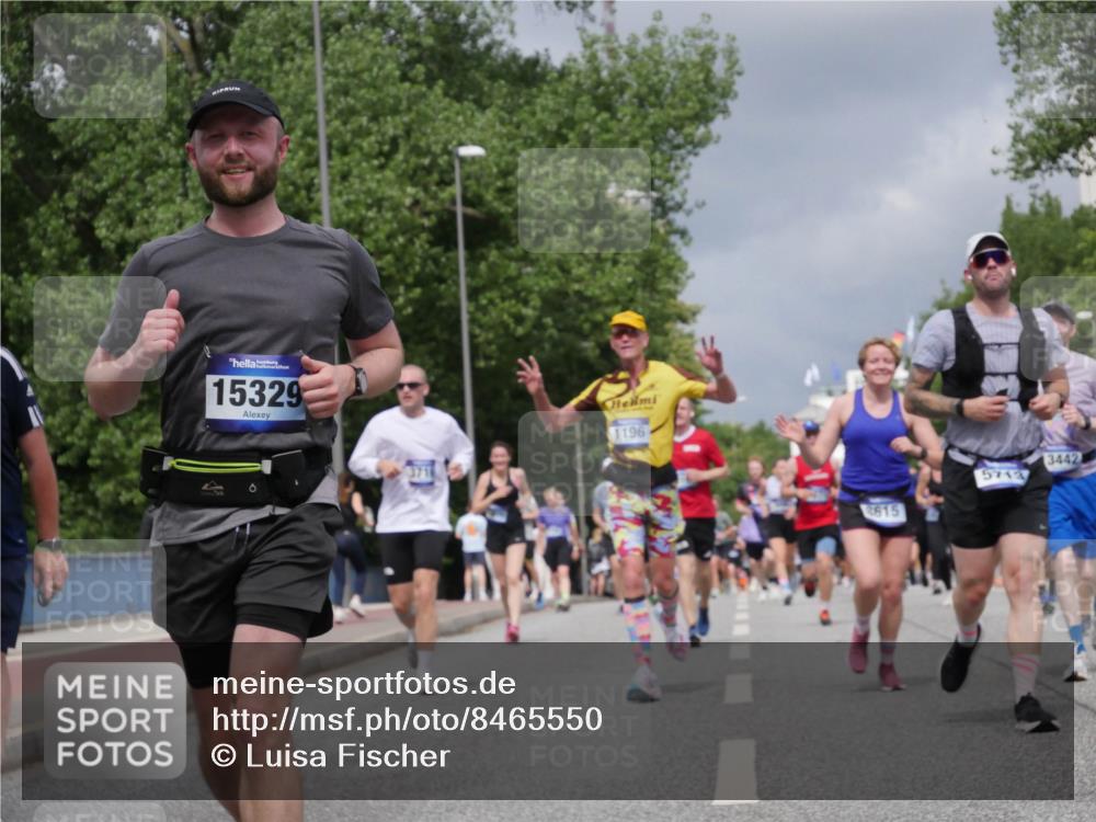 29.06.2025 - hella hamburg halbmarathon Luisa Fischer http://msf.ph/oto/8465550 29.06.2025 10:41:31 Kennedybrücke 15329, 1196, 2615, 5713, 3442, 1394, 1596, 1791, 1901, 3633, 3635, 3636, 3716, 4921, 5713, 5790, 6930, 7148, 7244, 7371, 7552, 8539, 8615 meine-sportfotos.de