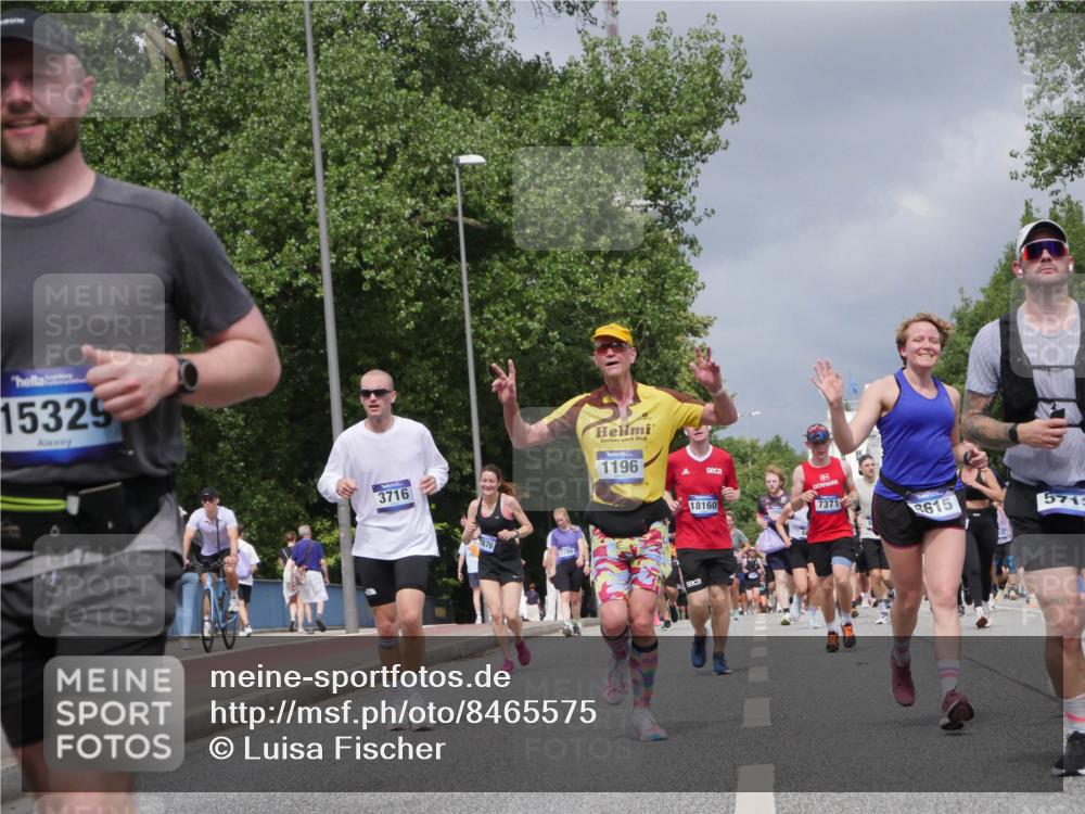 29.06.2025 - hella hamburg halbmarathon Luisa Fischer http://msf.ph/oto/8465575 29.06.2025 10:41:32 Kennedybrücke 15329, 3716, 1196, 18160, 7371, 8615, 5715, 1394, 1596, 1791, 1901, 3633, 3635, 3636, 3716, 4921, 5713, 5790, 6695, 6930, 7148, 7244, 7371, 7552, 8615, 9424 meine-sportfotos.de