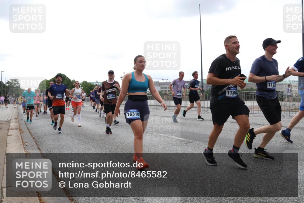 29.06.2025 - hella hamburg halbmarathon Lena Gebhardt http://msf.ph/oto/8465582 29.06.2025 10:32:26 Lombardsbrücke 15987, 13423, 16821, 13284, 16310, 1122, 8127, 11362, 1199, 1311, 1640, 1987, 2349, 2943, 3022, 3365, 3653, 3660, 3670, 3707, 3752, 3778, 3822, 4314, 4365, 4605, 4857, 4924, 5496, 5601, 5658, 5743, 5783, 5871, 5941, 6218, 6228, 6252, 6312, 6315, 7135, 7239, 7295, 7308, 7309, 7344, 7468, 7531, 7535, 7570, 7633, 7695, 7702, 7749, 7750, 7789, 7816, 8124, 8127, 8175, 8303, 8538, 8625, 8787, 8840, 8914, 8993, 9010, 9125, 9188, 9206, 10002, 10013, 10048, 10277 meine-sportfotos.de