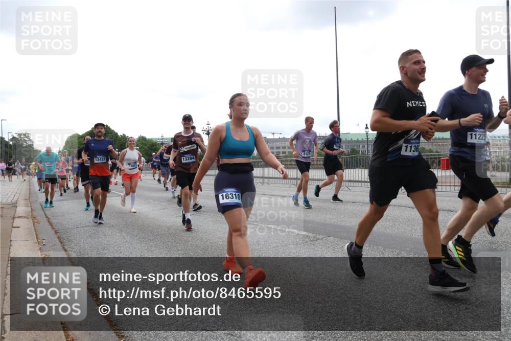 29.06.2025 - hella hamburg halbmarathon Lena Gebhardt http://msf.ph/oto/8465595 29.06.2025 10:32:26 Lombardsbrücke 13423, 16821, 13284, 16310, 8127, 1136, 11225, 1199, 1311, 1640, 1987, 2349, 2943, 3022, 3365, 3653, 3660, 3670, 3707, 3752, 3778, 3822, 4314, 4365, 4605, 4857, 4924, 5496, 5601, 5658, 5743, 5783, 5871, 5941, 6218, 6228, 6252, 6312, 6315, 7135, 7239, 7295, 7308, 7309, 7344, 7468, 7531, 7535, 7570, 7633, 7695, 7702, 7749, 7750, 7789, 7816, 8124, 8127, 8175, 8303, 8538, 8625, 8787, 8840, 8914, 8993, 9010, 9125, 9188, 9206, 10002, 10013, 10048, 10277 meine-sportfotos.de