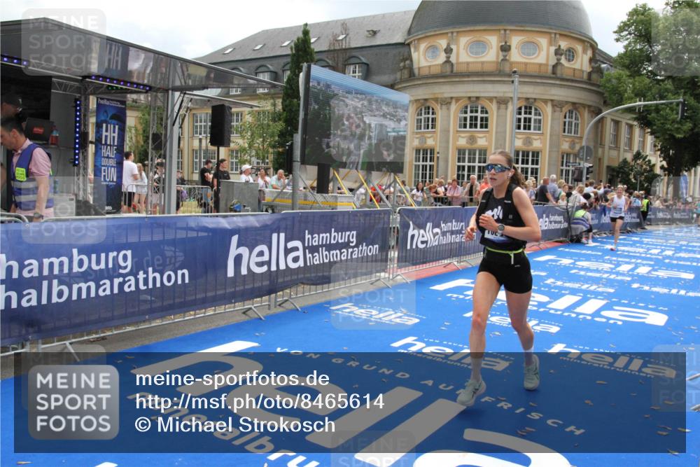 29.06.2025 - hella hamburg halbmarathon Michael Strokosch http://msf.ph/oto/8465614 29.06.2025 10:33:58 Ziel 9519, 10865, 15500 meine-sportfotos.de