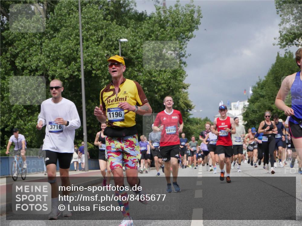 29.06.2025 - hella hamburg halbmarathon Luisa Fischer http://msf.ph/oto/8465677 29.06.2025 10:41:34 Kennedybrücke 3716, 1196, 876, 18544, 18160, 669, 7371, 424, 1394, 1596, 1791, 1901, 3338, 3635, 3716, 4921, 5713, 5790, 6695, 6696, 6930, 7148, 7244, 7371, 7552, 8615, 9424, 9500 meine-sportfotos.de