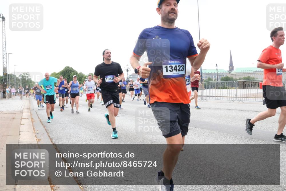 29.06.2025 - hella hamburg halbmarathon Lena Gebhardt http://msf.ph/oto/8465724 29.06.2025 10:32:28 Lombardsbrücke 15987, 1415, 8175, 15147, 10829, 13423, 821, 3365, 1199, 1311, 1640, 1987, 2059, 2349, 2943, 3022, 3365, 3653, 3660, 3670, 3707, 3778, 3822, 4314, 4365, 4446, 4605, 4857, 4924, 5496, 5601, 5658, 5743, 5783, 5871, 5941, 6218, 6228, 6252, 6312, 6315, 7135, 7239, 7295, 7308, 7309, 7344, 7387, 7468, 7531, 7535, 7570, 7633, 7695, 7702, 7749, 7750, 7789, 8124, 8127, 8175, 8303, 8625, 8787, 8840, 8914, 8993, 9010, 9125, 9188, 9206, 10002, 10013, 10048, 10277 meine-sportfotos.de