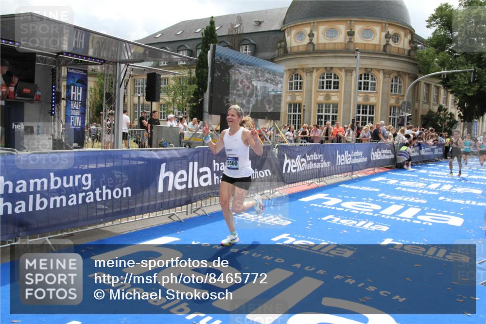 29.06.2025 - hella hamburg halbmarathon Michael Strokosch http://msf.ph/oto/8465772 29.06.2025 10:34:01 Ziel 9345, 9519, 11227, 13493, 13494, 15268, 15500, 17877 meine-sportfotos.de