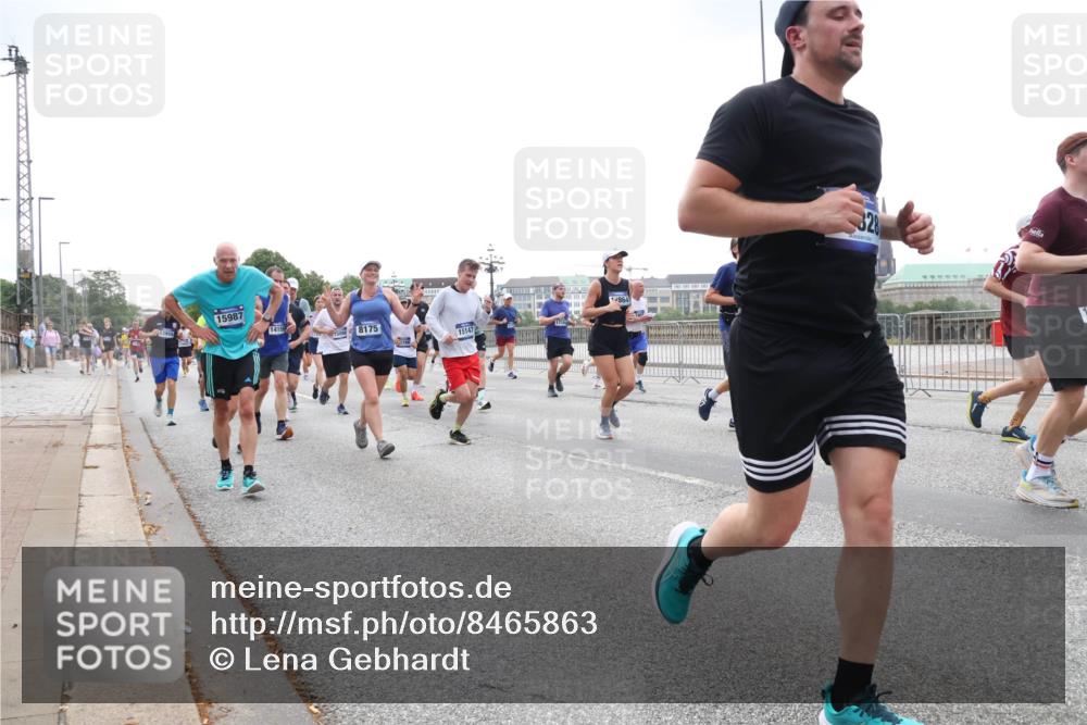 29.06.2025 - hella hamburg halbmarathon Lena Gebhardt http://msf.ph/oto/8465863 29.06.2025 10:32:29 Lombardsbrücke 13959, 15987, 8175, 15147, 19864, 328, 1199, 1311, 1640, 1987, 2059, 2349, 2943, 3022, 3365, 3653, 3660, 3670, 3707, 3778, 3822, 4314, 4365, 4446, 4605, 4857, 4924, 5496, 5601, 5658, 5743, 5783, 5871, 5941, 6218, 6228, 6252, 6312, 6315, 7135, 7239, 7308, 7309, 7344, 7387, 7468, 7531, 7535, 7570, 7633, 7695, 7702, 7749, 7750, 7789, 8124, 8127, 8175, 8303, 8625, 8787, 8840, 8914, 8993, 9010, 9125, 9188, 9206, 10002, 10013, 10048, 10277 meine-sportfotos.de