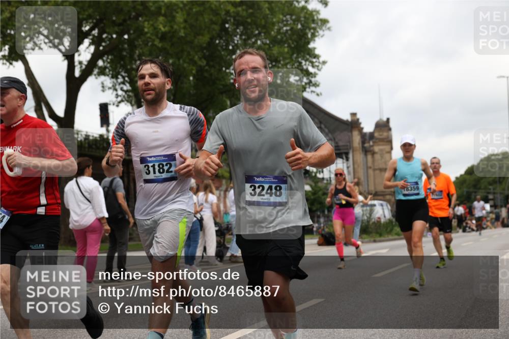 29.06.2025 - hella hamburg halbmarathon Yannick Fuchs http://msf.ph/oto/8465887 29.06.2025 10:57:14 20KM 1126, 1420, 1427, 1722, 1724, 1881, 1992, 2424, 2582, 2683, 3182, 3248, 3360, 3625, 4370, 4389, 4538, 4665, 5058, 5511, 5653, 5708, 5734, 5763, 6142, 6631, 6966, 7333, 8176, 8469, 8478, 8721, 8822, 9124, 9554, 9681, 9899, 10128, 11402, 12004, 12513, 12836, 12978, 13528, 13551, 13739, 14313, 14917, 15137, 15516, 16371, 16420, 16478, 16540, 16872, 17045, 17757, 17818, 17890, 18028, 18355, 18359, 18452, 18999, 19241 meine-sportfotos.de