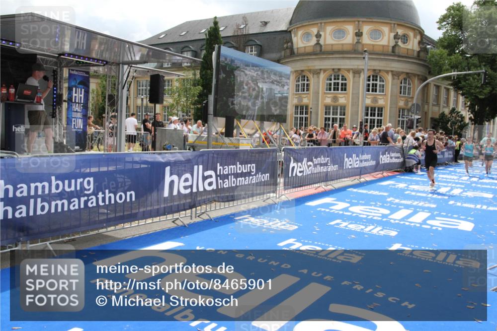 29.06.2025 - hella hamburg halbmarathon Michael Strokosch http://msf.ph/oto/8465901 29.06.2025 10:34:02 Ziel 9345, 9519, 11227, 13493, 13494, 14448, 15268, 15500, 17877 meine-sportfotos.de